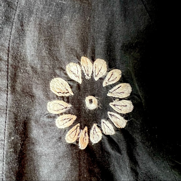 Black Sarong with white flowers - Picture 3 of 4